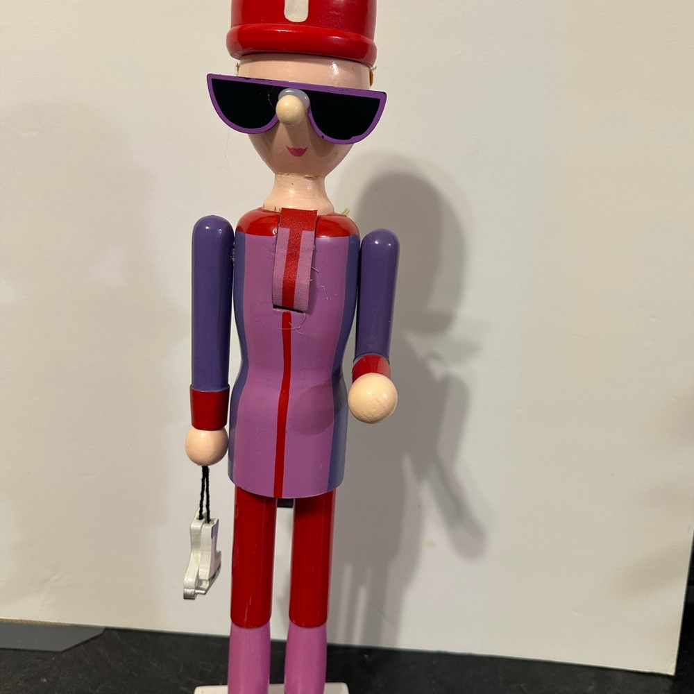Skater Nutcracker - Picture 5 of 7